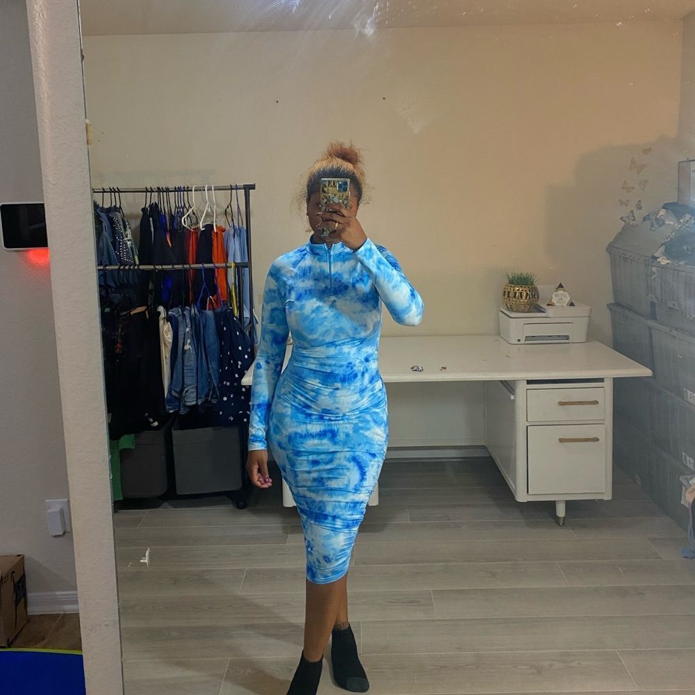 BLUE LONG SLEEVE ZIP UP NECK BODYCON MIDI DRESS